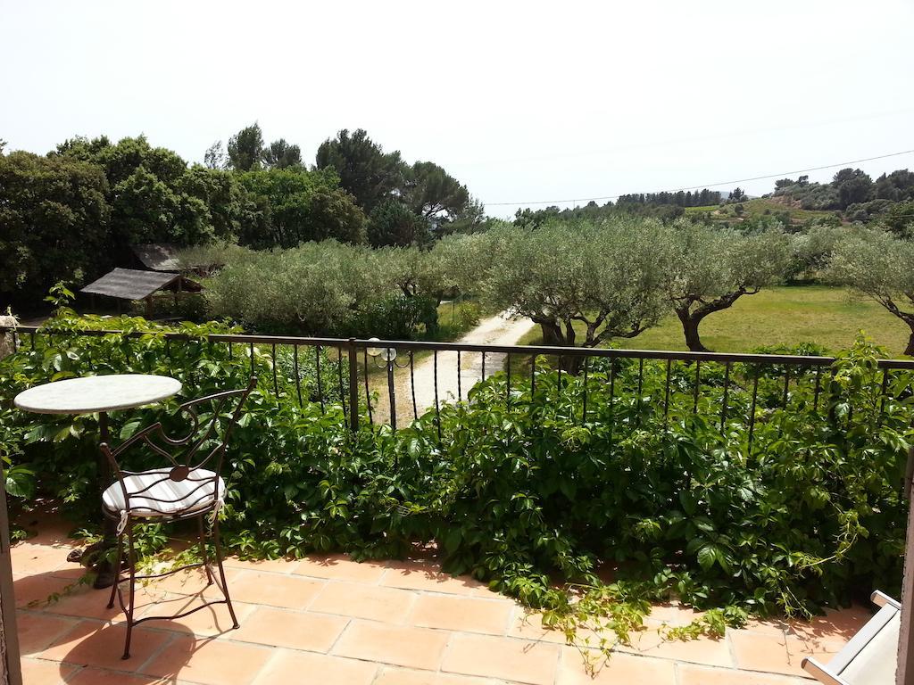 Le Mas Des Oliviers Puget-Ville Rom bilde